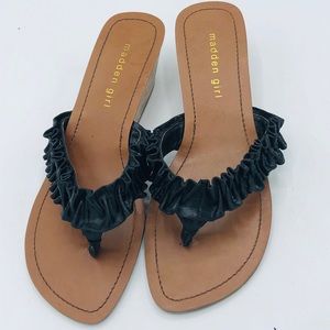 Madden girl accordion sandals